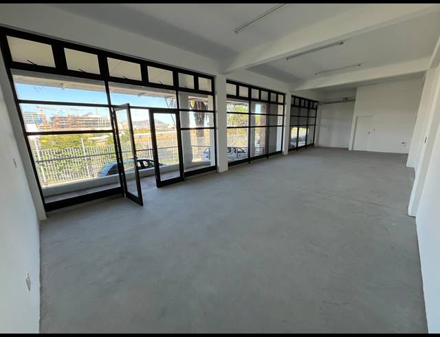 81M² BUSINESS TO LET IN MAITLAND